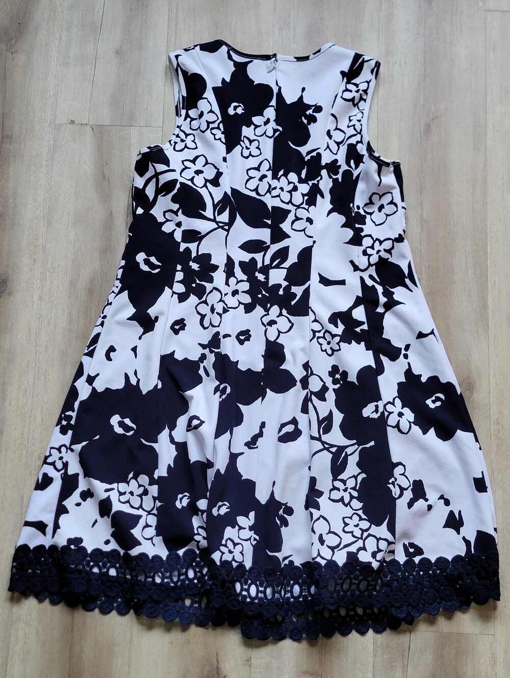 Sleeveless Studio One Navy & White Floral A-Line Dress - Picture 2 of 6